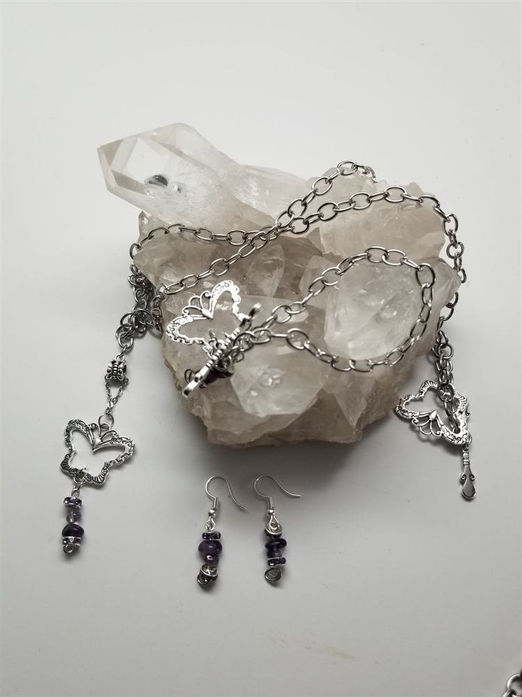 Necklace, bracelet and earrings set, handmade by Wilhelmina St&ouml;cker